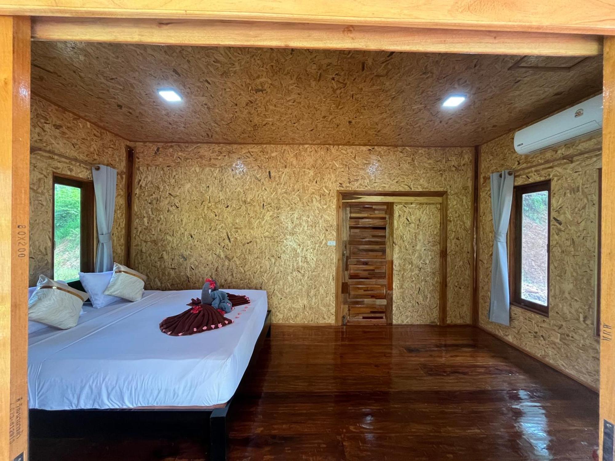 Koh Jum Home Stay Bagian luar foto