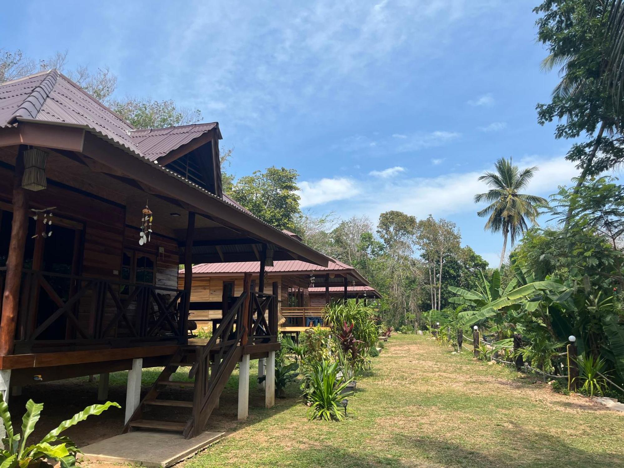 Koh Jum Home Stay Bagian luar foto